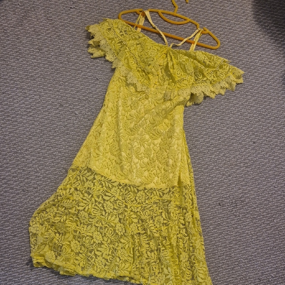 L'ATISTE Yellow Lace Dress